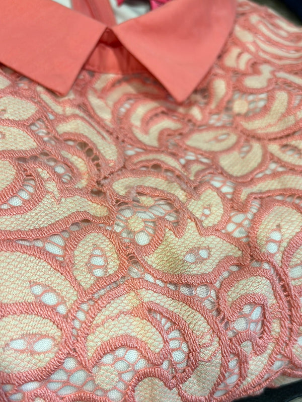 Robe rose et beige en dentelle avec collet (m) seconde main Betsey Johnson