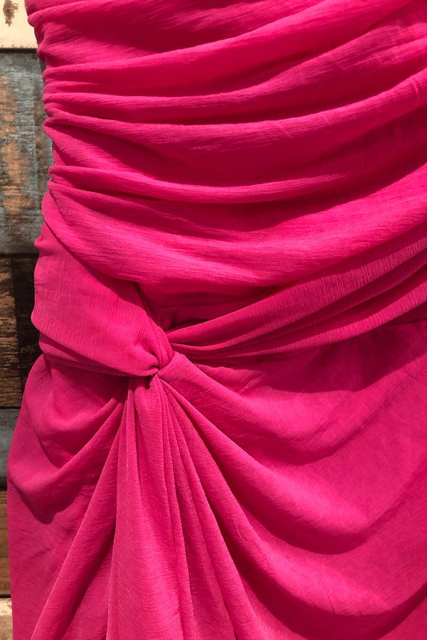 Robe rose une manche (m) seconde main Le Château