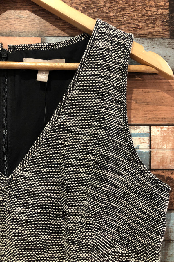 Robe texturée noire et blanche (m) seconde main Banana Republic