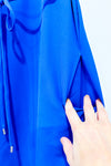 Robe fluide indigo sans manches à col plongeant seconde main - RW&CO.- La Penderie du Paradis