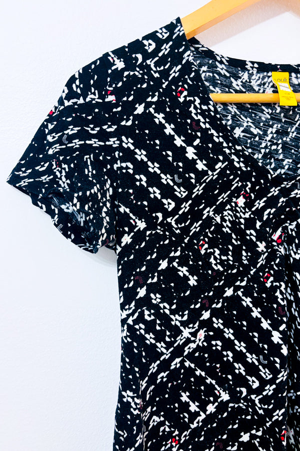 Robe t-shirt noire et blanche à motifs seconde main - Lolë- La Penderie du Paradis