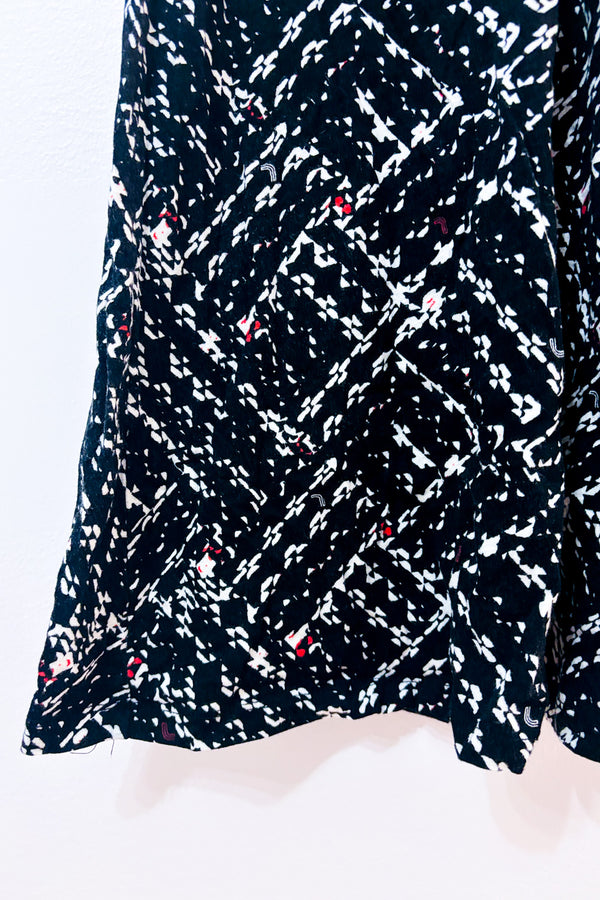 Robe t-shirt noire et blanche à motifs seconde main - Lolë- La Penderie du Paradis