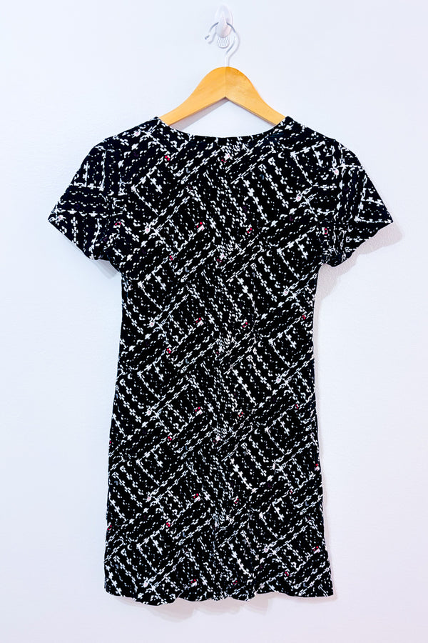 Robe t-shirt noire et blanche à motifs seconde main - Lolë- La Penderie du Paradis