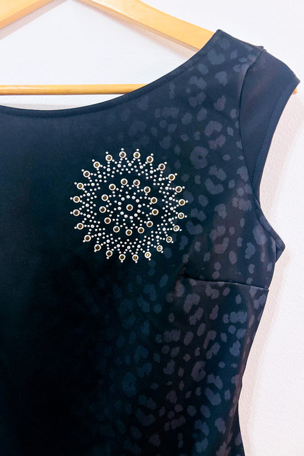 Robe noire ajustée à studs fleuris et motif léopard* seconde main - Desigual- La Penderie du Paradis