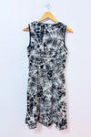 Robe portefeuille fluide noire et blanche à motif feuilles* seconde main - Tristan- La Penderie du Paradis