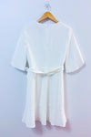 Robe portefeuille blanche à manches volantes* seconde main - DKNY- La Penderie du Paradis