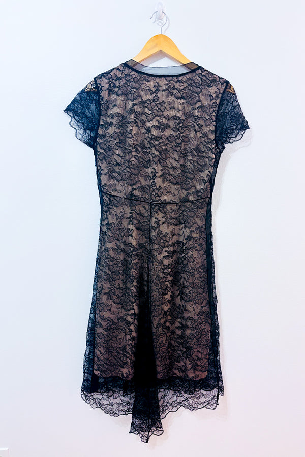 Robe noire en dentelle florale* seconde main - BCBG Maxazria- La Penderie du Paradis