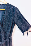 Robe portefeuille noire à pois* seconde main - Influence- La Penderie du Paradis