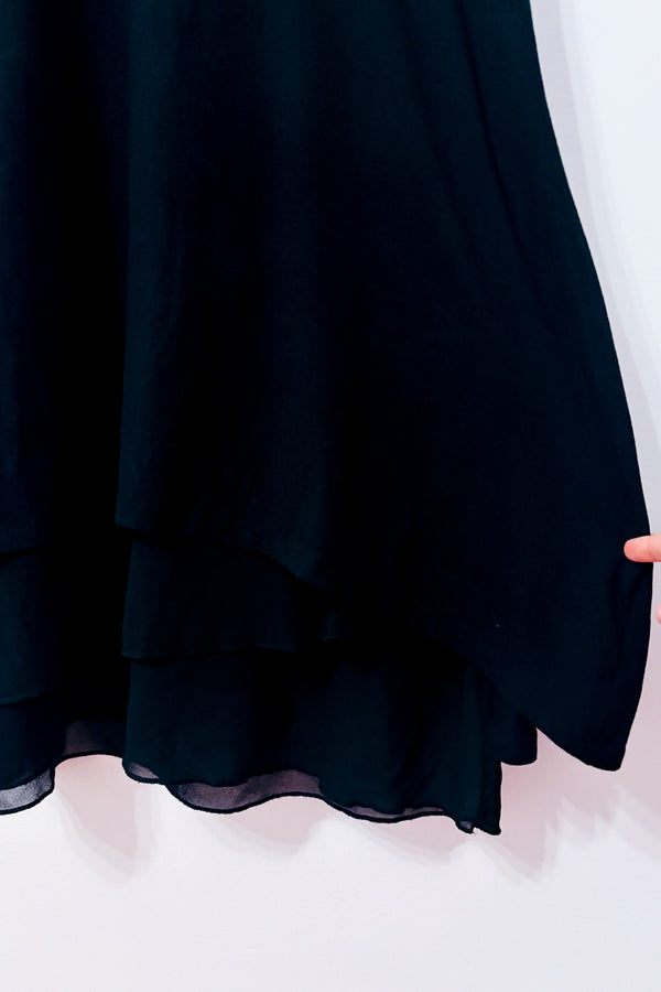 Robe noire fluide à ourlet étagé seconde main - Jana- La Penderie du Paradis