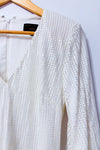 Robe courte blanche à paillettes et manches évasées seconde main - Michael Costello- La Penderie du Paradis