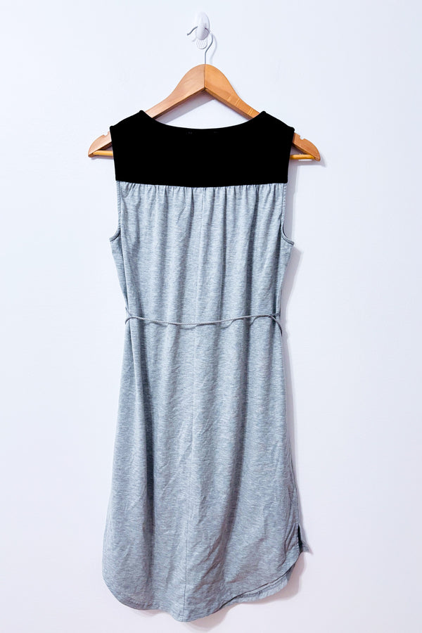 Robe grise et noire sans manches à nouer* seconde main - San Francisco- La Penderie du Paradis