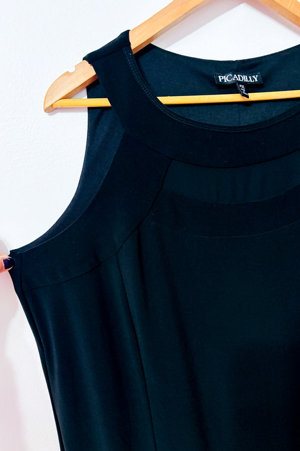 Robe noire fluide sans manches à encolure ronde* seconde main - Picadilly- La Penderie du Paradis