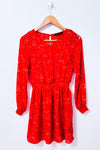 Robe rouge fleurie Dynamite à manches longues et taille smockée