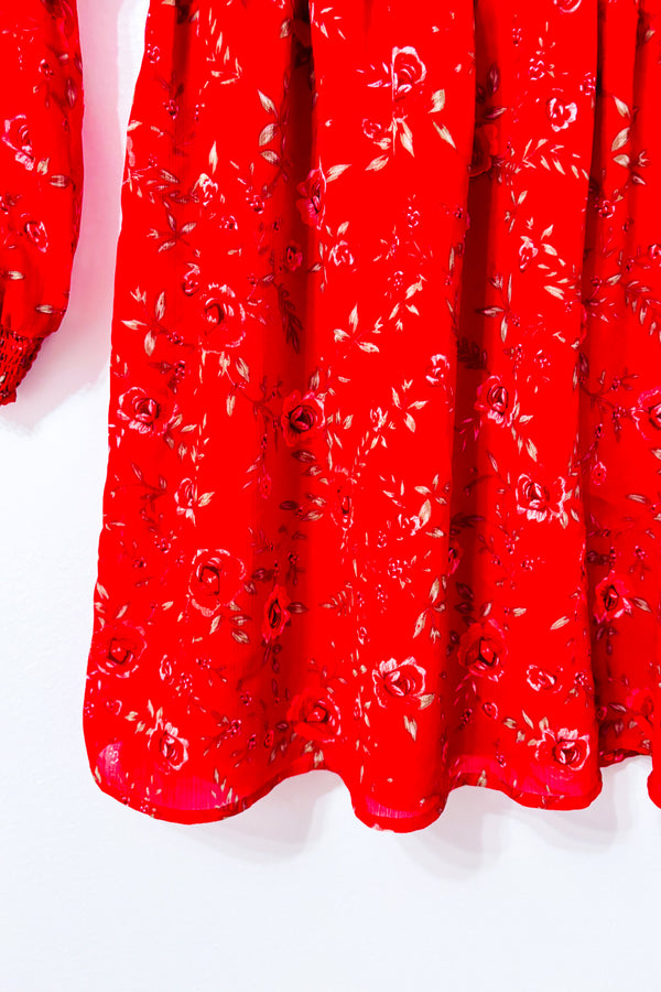 Robe rouge fleurie à manches longues et taille smockée* seconde main - Dynamite- La Penderie du Paradis