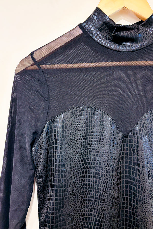 Robe noire motif serpent et manches transparentes en maille (m)-SHEIN-La Penderie du Paradis 🕊