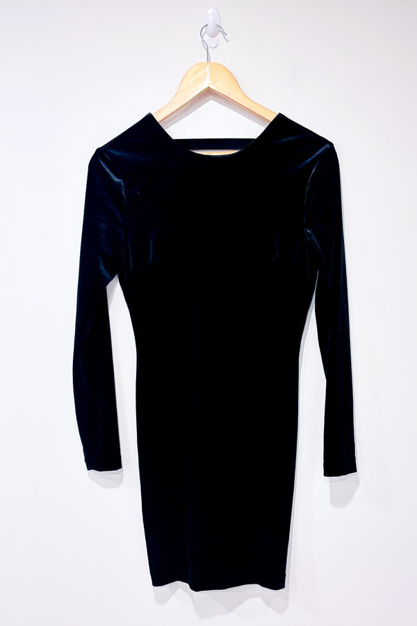 Robe noire en velours avec dos ouvert (s)-Dynamite-La Penderie du Paradis 🕊