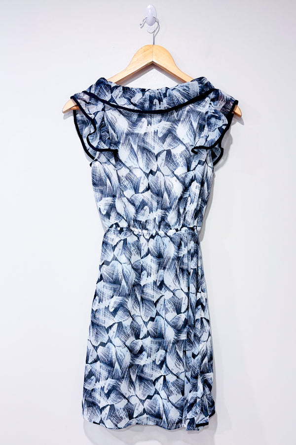 Robe marine à froufrou (s)-H&M-La Penderie du Paradis 🕊