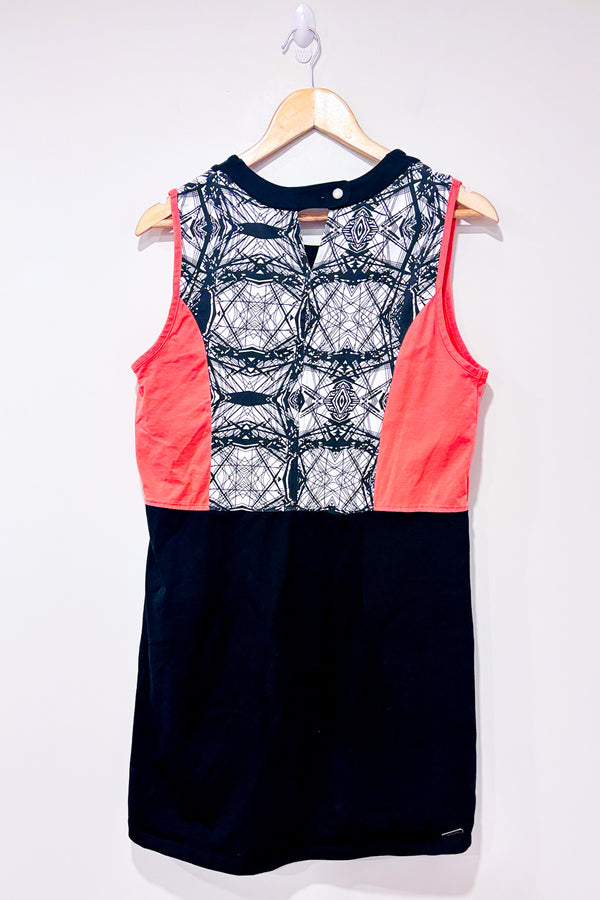 Robe noire et rose avec motifs (xl)-Schwiing-La Penderie du Paradis 🕊