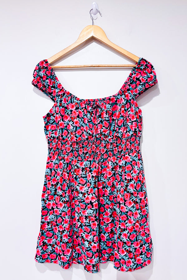 Robe d'été noire et rouge fleurie (l)-Old Navy-La Penderie du Paradis 🕊