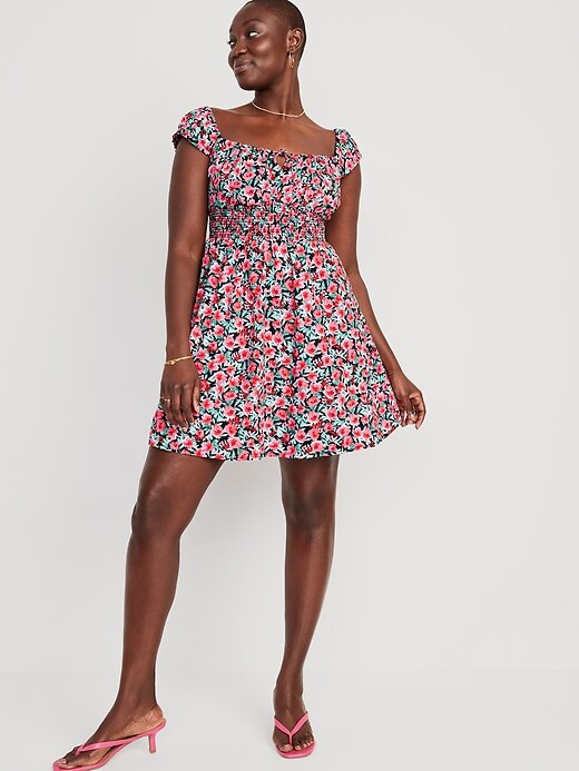 Robe d'été noire et rouge fleurie (l)-Old Navy-La Penderie du Paradis 🕊