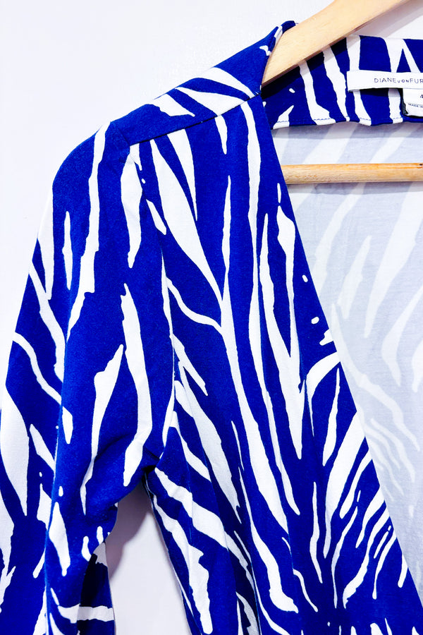 Robe bleue cache-coeur motif zébré (s)*-Diane von Furstenberg-La Penderie du Paradis 🕊