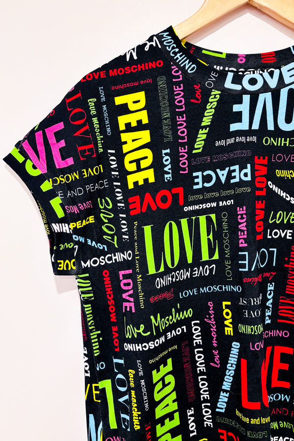 Robe noire avec texte et logo multicolore (s)*-Love Moschino-La Penderie du Paradis 🕊