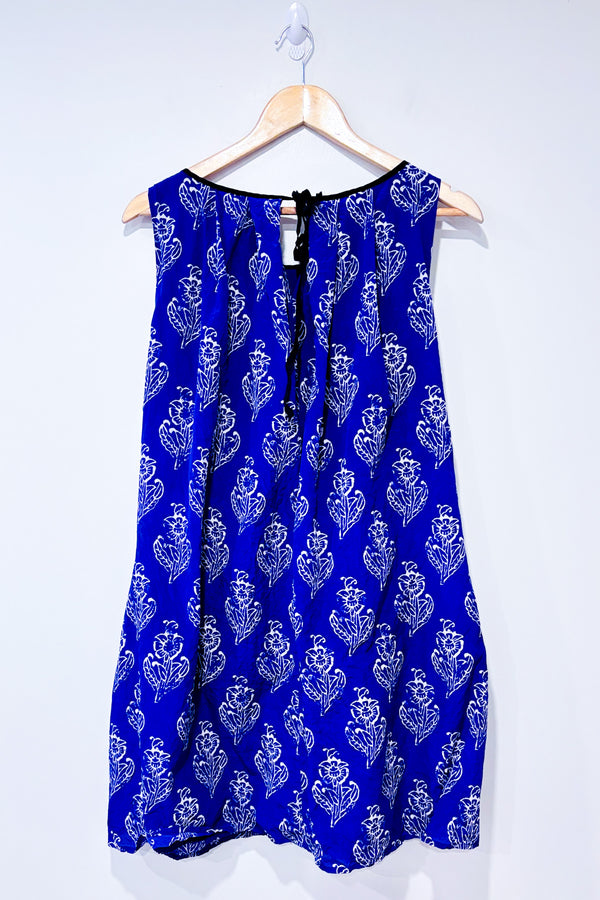 Robe ample mauve fleurie en soie (m)-Maeve-La Penderie du Paradis 🕊