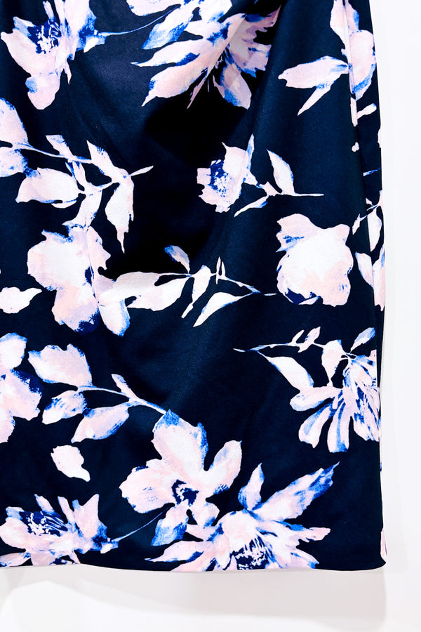 Robe noire fleurie Ă  col montant (s)-Eliza J-La Penderie du Paradis đ
