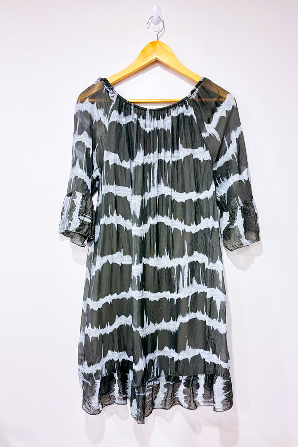 Robe kaki et grise rayée en soie (m) seconde main - Rosemarine- La Penderie du Paradis