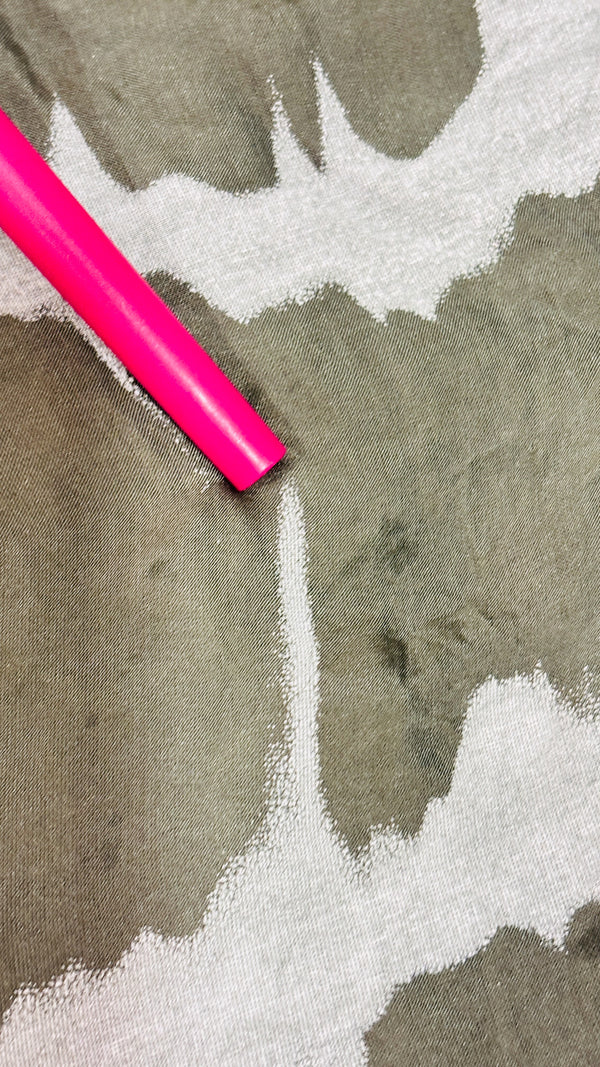 Robe kaki et grise rayée en soie (m) seconde main - Rosemarine- La Penderie du Paradis