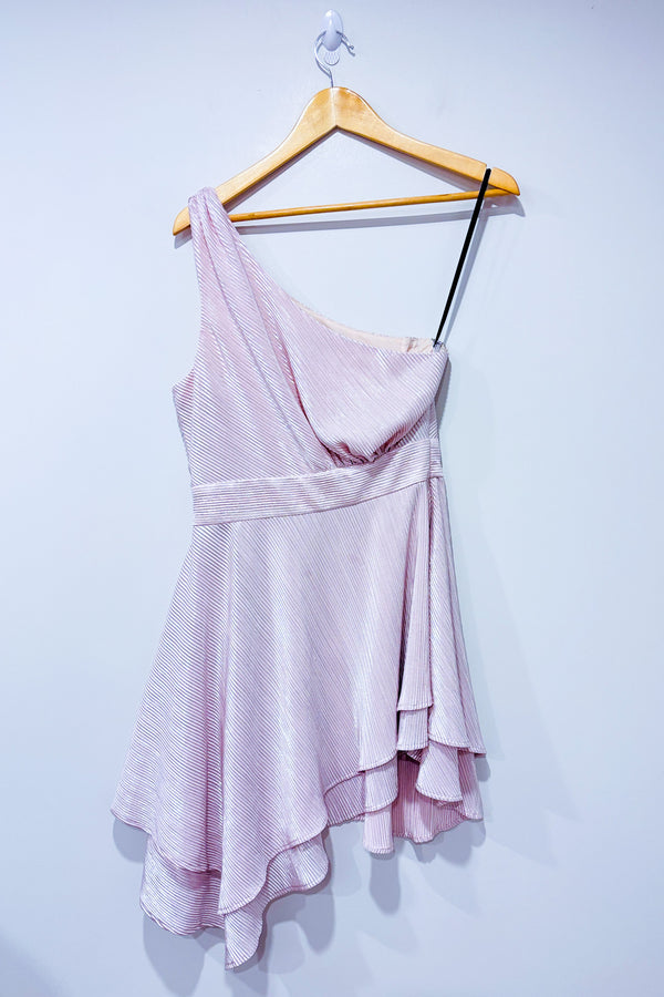 Robe Howell rose scintillante à une manche avec volants asymétriques (m)*-Michael Costello-La Penderie du Paradis 🕊