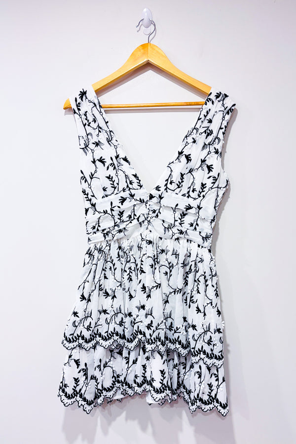 Robe Dora blanche et noire avec fleurs brodées (m)*-Majorelle-La Penderie du Paradis 🕊