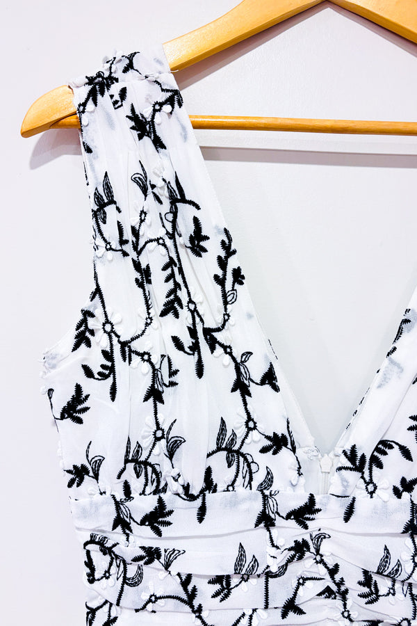 Robe Dora blanche et noire avec fleurs brodées (m)*-Majorelle-La Penderie du Paradis 🕊