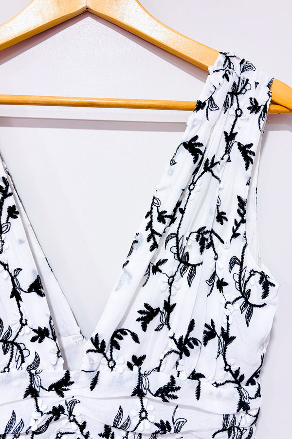 Robe Dora blanche et noire avec fleurs brodées (m)*-Majorelle-La Penderie du Paradis 🕊