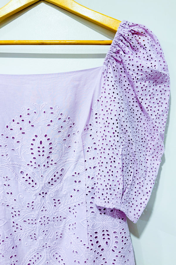 Robe lilas avec broderie fleurie seconde main - H&M- La Penderie du Paradis