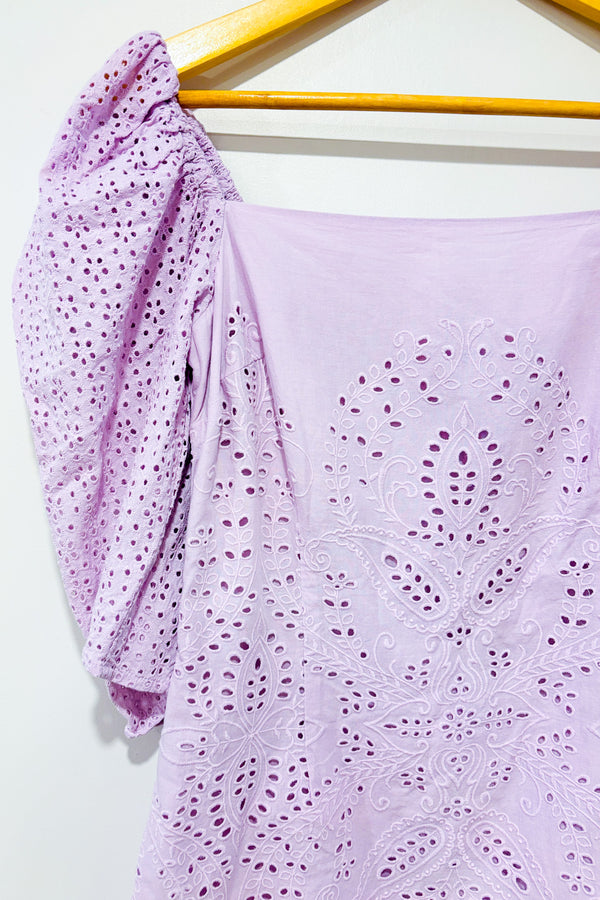 Robe lilas avec broderie fleurie seconde main - H&M- La Penderie du Paradis