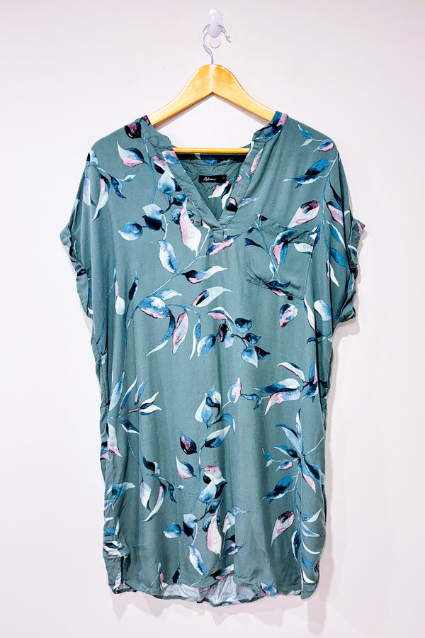 Robe verte avec feuillage seconde main - Reitmans- La Penderie du Paradis