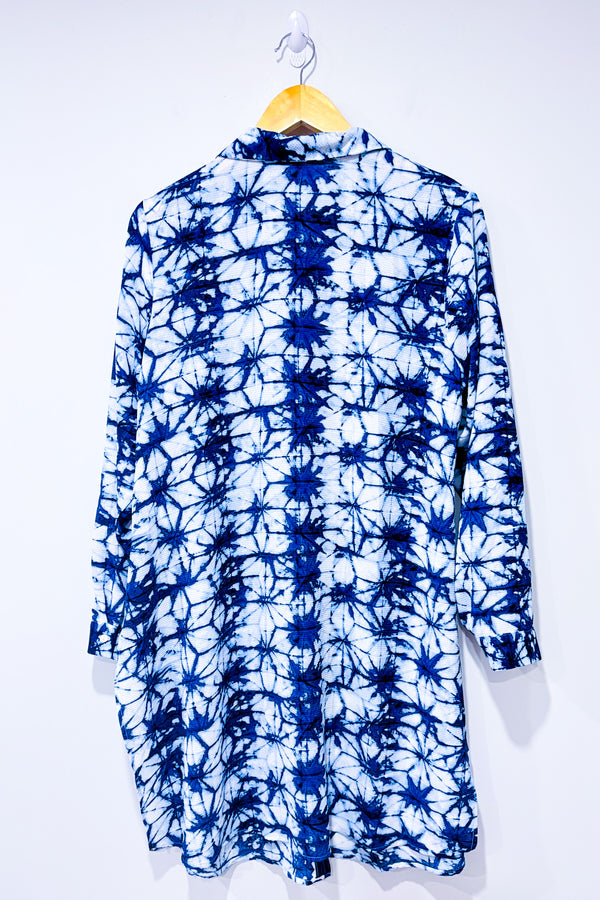 Robe couvre-maillot bleue et blanche motif tie-dye seconde main - Ava James- La Penderie du Paradis