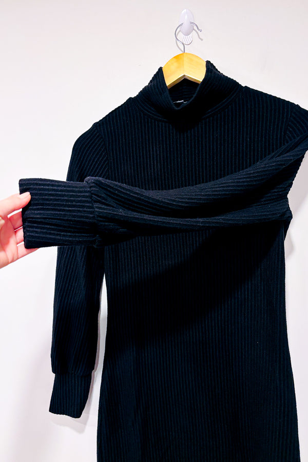 Robe noire côtelée à col haut (s)* seconde main - Tash + Sophie- La Penderie du Paradis