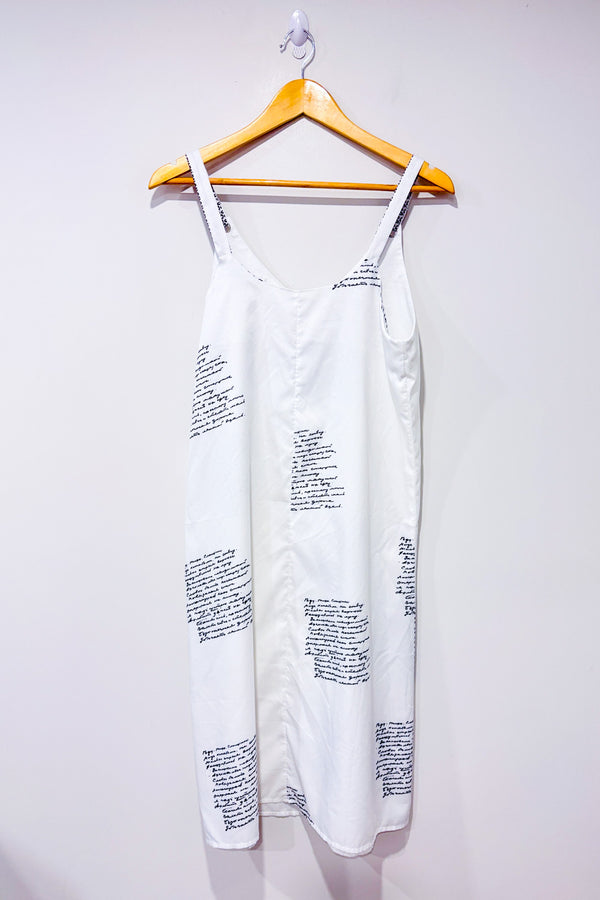 Robe blanche avec motif texte seconde main - Misslook- La Penderie du Paradis