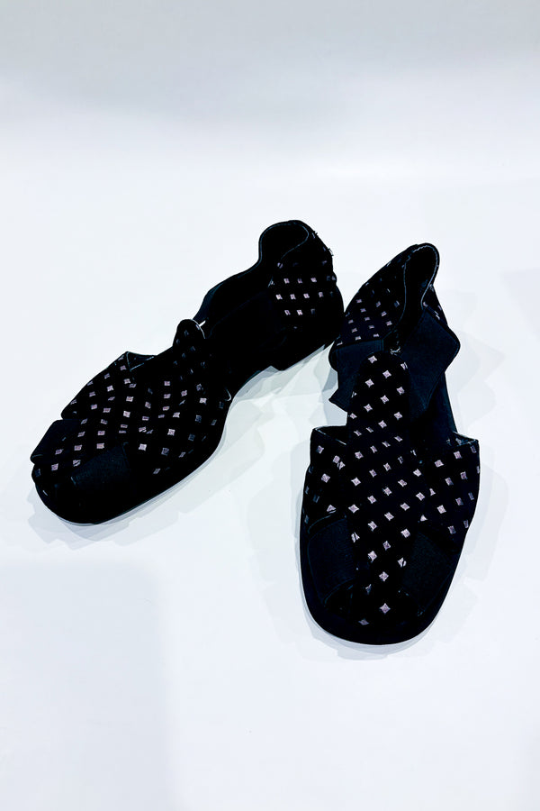 Chaussures noires avec losanges argent (8) -- La Penderie du Paradis ?