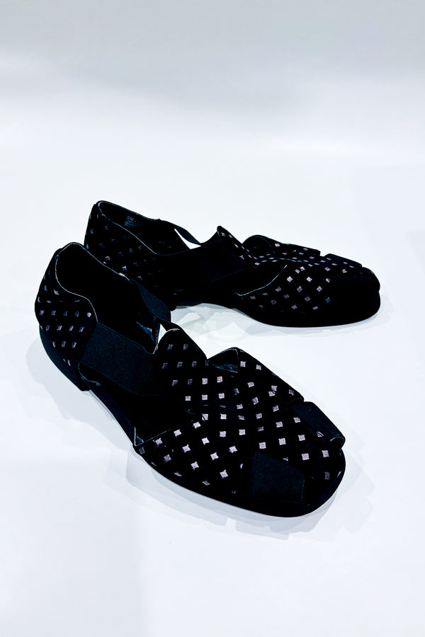 Chaussures noires avec losanges argent (8) -- La Penderie du Paradis ?