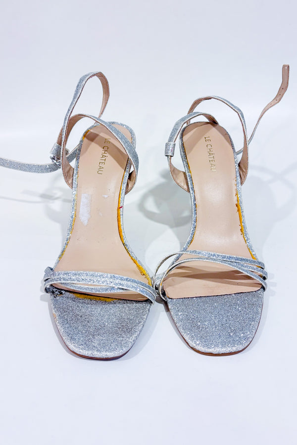 Sandales argent à paillettes (7.5)-Le Château-La Penderie du Paradis 🕊