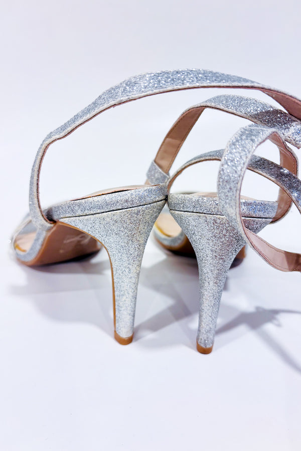 Sandales argent à paillettes (7.5)-Le Château-La Penderie du Paradis 🕊