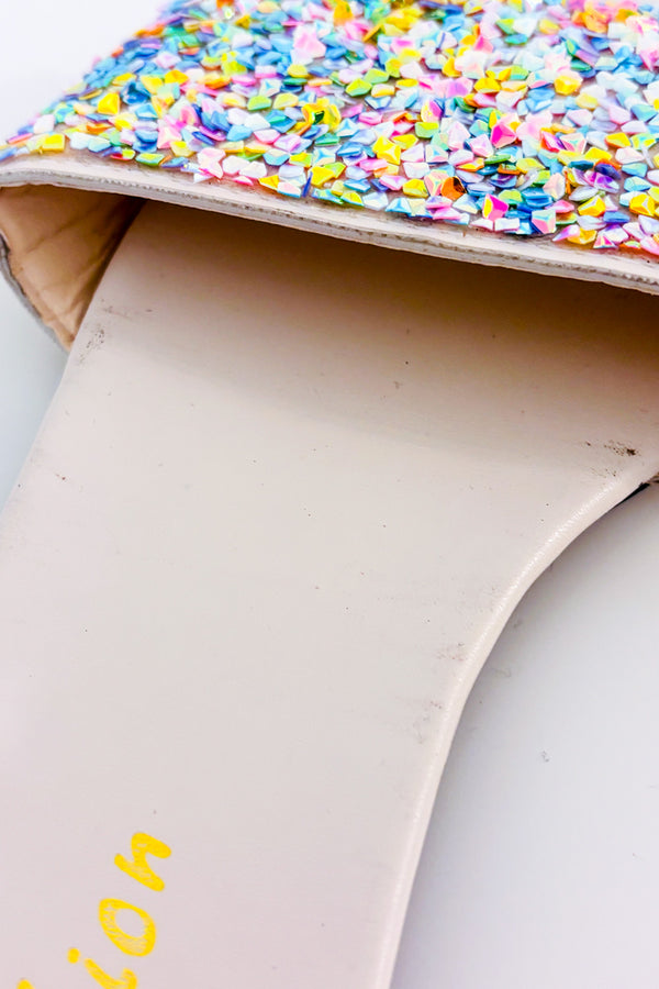 Sandales plates blanches avec paillettes multicolores seconde main - Fashion- La Penderie du Paradis
