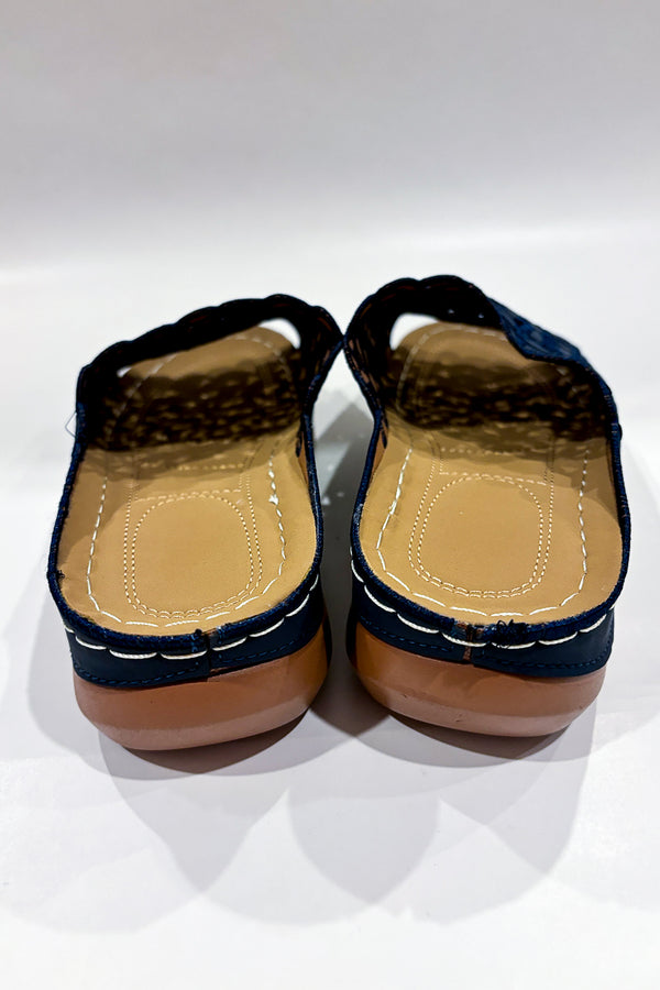 Sandales beige avec dentelle fleurie marine (9) - Autres - La Penderie du Paradis ?