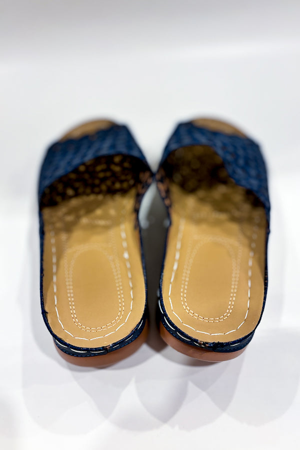 Sandales beige avec dentelle fleurie marine (9) - Autres - La Penderie du Paradis ?