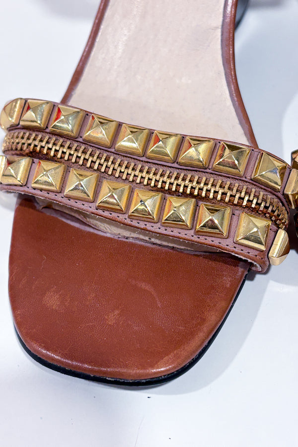 Sandales brunes avec talon compensé et studs or (7)-Michael Kors-La Penderie du Paradis 🕊
