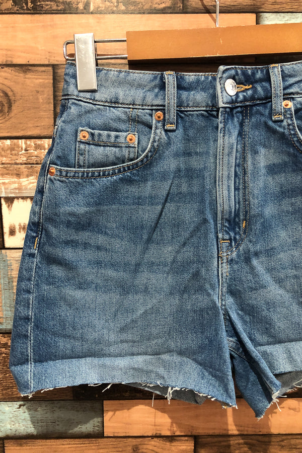 Short en jeans bleu pâle taille haute (xs) seconde main H&M