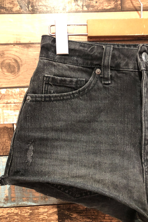 Short en jeans noir taille haute (xs) seconde main Dynamite